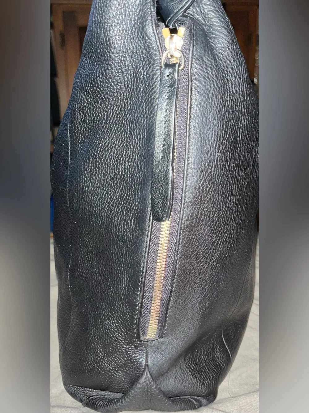 Furla Black Leather Shoulder Bag With Expandable Sides